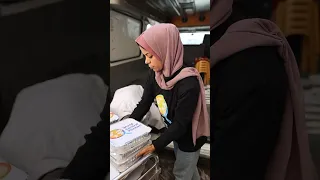 Gaza hospital meal delivery