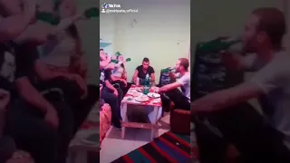 За приятели на маса вдигам само пълна чаша ..!! 🍻🍺