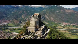 Drone footage Sacra di San Michele, Piemonte, Italia.