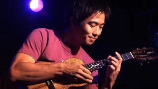 Jake Shimabukuro - While My Guitar Gently Weeps