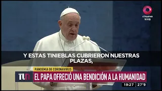 El Papa bendice al mundo en una plaza de San Pedro totalmente vacía