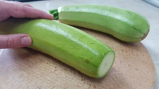 I make these zucchini every day! Easy dinner recipe