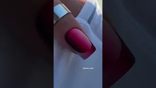 Vertical Ombre Optical Illusion Nails