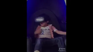 أول طفل مصري يجرب الواقع الافتراضي VR  هتموت من الضحك ▓▓
