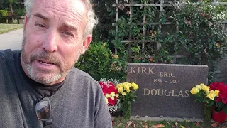 Kirk Douglas grave