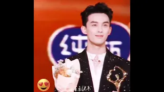 Wu Lei and Dilraba's interaction. Weibo Night Awards January 2024 😍