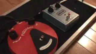 Dunlop Fuzzface vs BC108 Silicon Fuzz pedal shootout