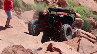 2019 Honda Talon 1000R on 32" Tires VS 2019 RZR Turbo S on the rocks