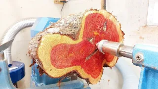 Woodturning Red Vase 木工旋盤で職人技
