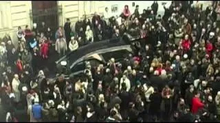 Roma - Bella Ciao ai funerali di Monicelli