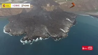 061021 Erupción La Palma: caída de lava al mar