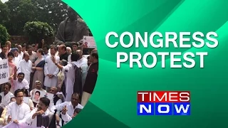 Congress protest outside Parliament