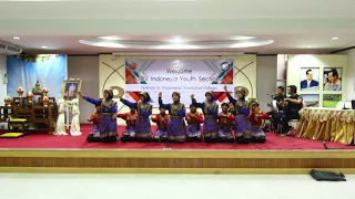 Ratoe Jaroe Dance Performing by SMP Al Azhar Pejaten at Thailand - (IOV Indonesia)