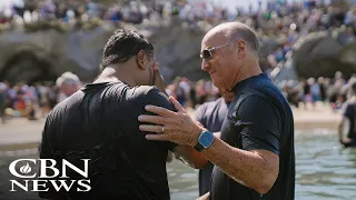 'Never too Late': 85-Year-Old Man Gets Baptized at Greg Laurie's Historic Pirate's Cove Event