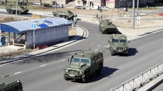 2017-05-08 - Колонна военной техники идёт в центр Санкт-Петербурга