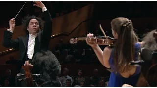 Gustavo Dudamel, the LA Phil and Janine Jansen Perform Mendelssohn's Violin Concerto (Excerpt)