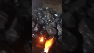Розжиг угля без дров. (ещё один способ)