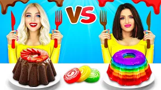 Desafío Decoración de Pasteles Chocolate VS Gelatina |Batalla de Dulces VS Gomitas por RATATA COOL