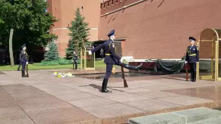 Changing of the Guard - Tomb of the unknown soldier - The Kremlin - Moscow