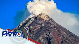 Phivolcs: Bulkang Mayon itinaas sa alert level 1 | TV Patrol