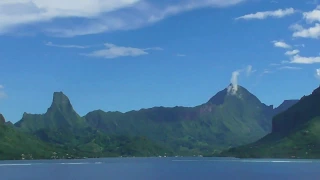 2018-01-25 MS Europa passiert Moorea - Französisch Polynesien