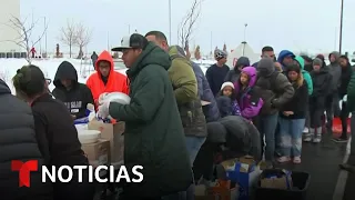 Denver se mantiene al límite por récord de migrantes | Noticias Telemundo