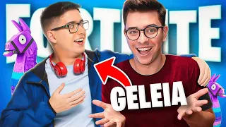 Ensinei meu irmão GÊMEO a jogar Fortnite! @geleia0