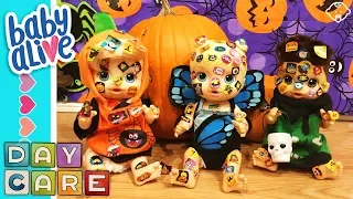 👶Baby Alive Daycare! 🎃 Halloween STICKER FUN with Baby Alive kids! And Emily gets a time-out?
