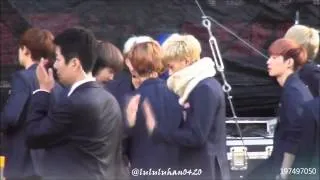 [Hunhan Moment#13] Playing game during rehearsal @ 131020 K POP World Festival