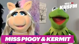 Miss Piggy & Kermit The Frog Talk The Disney Holiday Singalong & Their Relationship Status