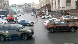 Типичный разъезд и обычная пробка с Тверской на Охотный Ряд в Москвe | Usual Moscow Traffic Jam