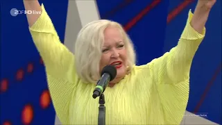 Angelika Milster - Ich bin wie ich bin (LIVE) (04.09.22 - Fernsehgarten)