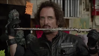 |Sons of Anarchy| Tig Rapes a Cop with a Flute