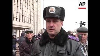 4:3 Police evacuate Donetsk government HQ after mine discovered