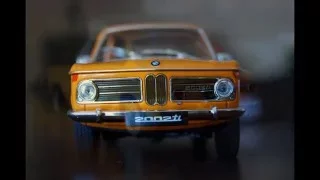 BMW 2002 ti (1968) Welly 1:24 miniature [HD]