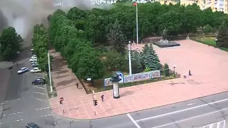 War Ukraine (summer 2014) Gunmen shot at Luhansk Regional Administration building