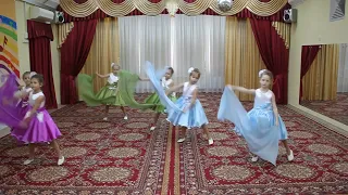 Конкурс "Ритмы вселенной", номинация "детский танец", коллектив "Родничок". Танец "Цветные сны".
