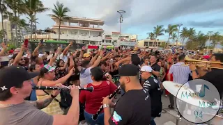 Banda Los Recoditos pone a bailar a toda la Gente en el malecón de Mazatlán. 🔥🏝