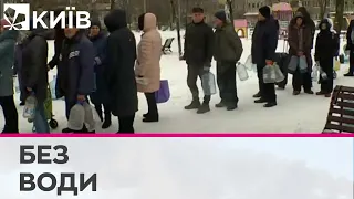 У Києві перебої з водопостачанням: біля бюветів величезні черги