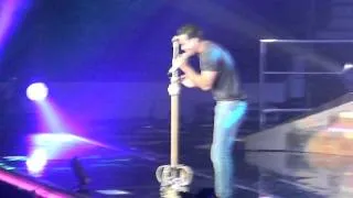 Romeo Santos - Solo por un beso - lap dance- Chicago Allstate Arena 3/13/12  Formula Volume 1 tour