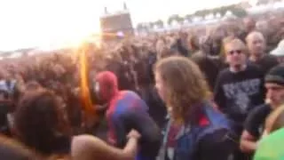 Drunk Spiderman pogo dancing during  Cannibal Corpse at Wacken 2015