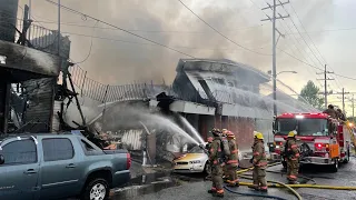 Building collapses in large fire in New Orleans' Central City