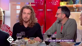 Julien Doré et Frédéric Lopez au dîner - C à Vous - 04/12/2017