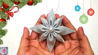 DIY / Christmas Decor / Christmas Ornament Tutorial / Glitter Foam Sheet Craft Ideas / Snowflake