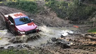 Traktoriáda with Toyota Hilux 2021/22 | proper offroad testing and walkaround