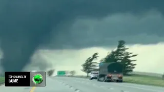 Top Channel/ SHBA, tornado kalon mes makinave: Pamjet dramatike bëjnë xhiron e rrjetit!