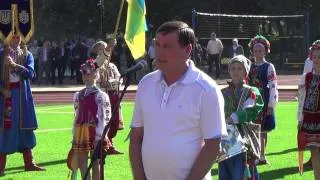 Головний забудовник Валерій Коробков на відкритті стадіону біля 18 школи