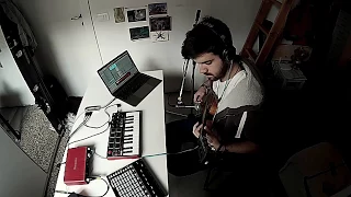 Ableton Live Loop [Guitar / Akai Apc Mini / Mpk Mini / Focusrite Scarlett 2i4]