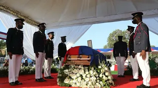 Lors de funérailles nationales, Haïti dit adieu à son président assassiné • FRANCE 24