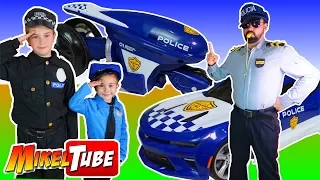 Los cadetes  Mikel y Leo dan su clase de conducción policial con Juguetes R/C Patrol  y Turbo Police